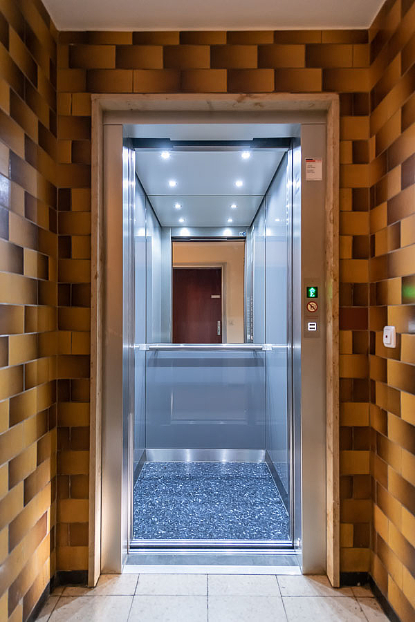 Special glasses for elevator construction