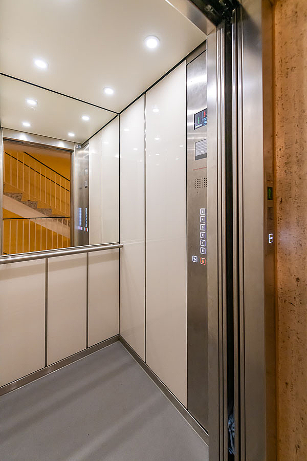 Specialglass for elevator construction