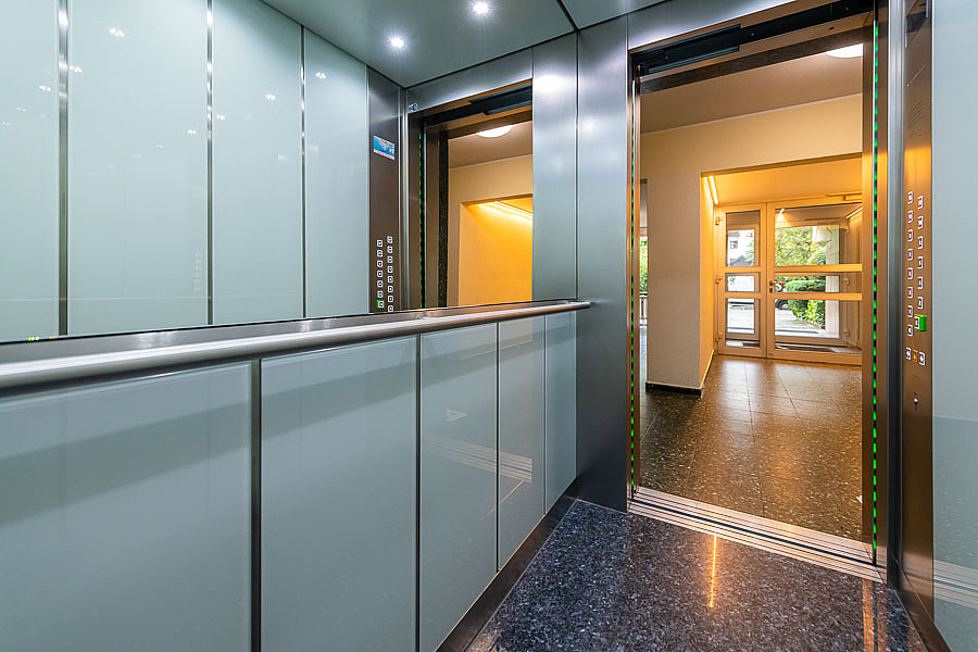 Adamer Specialglass - Glasses for elevator construction