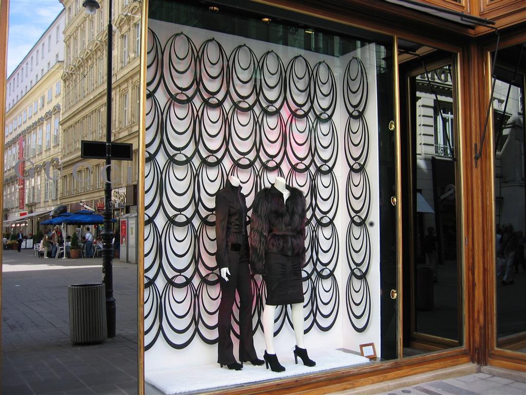 Schott Amiran® -anti-reflective glass for exterior shop windows