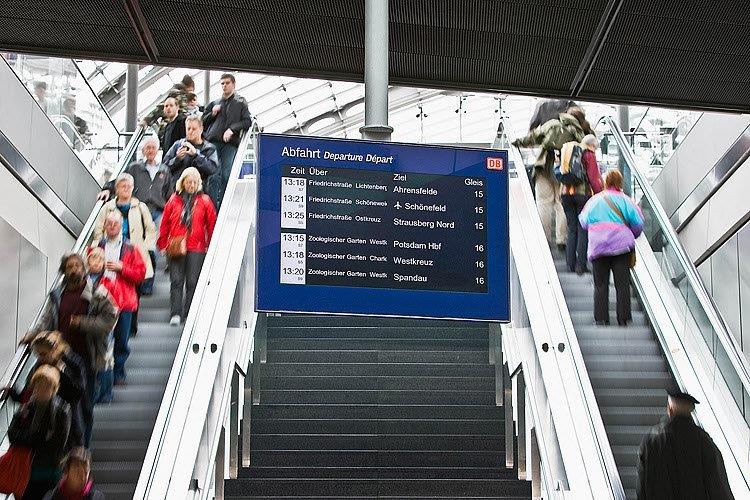 SCHOTT Conturan® - high quality anti-reflective glass