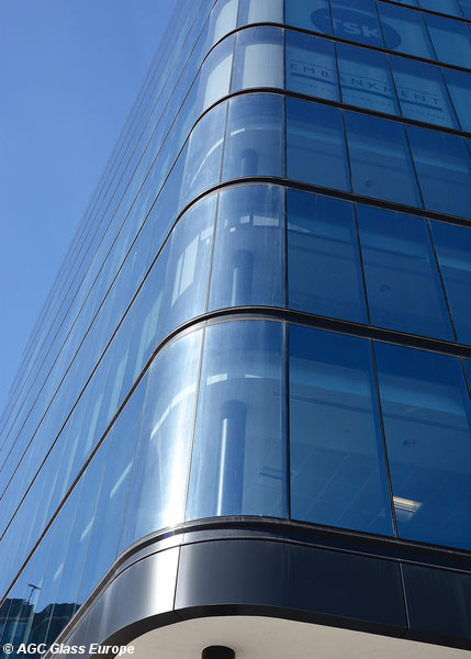 Structural detail view of curved laminated glass at Greengate, Manchester, UK