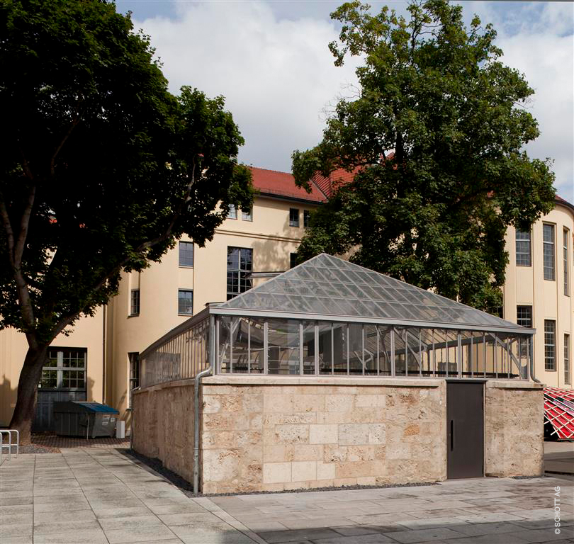 SCHOTT RESTOVER® - restoration glass application of the highest quality