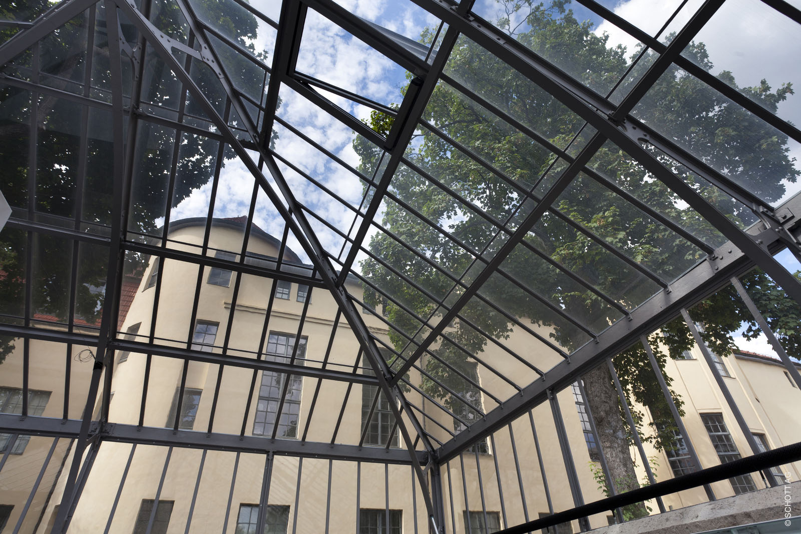 SCHOTT RESTOVER® - high quality restoration glass