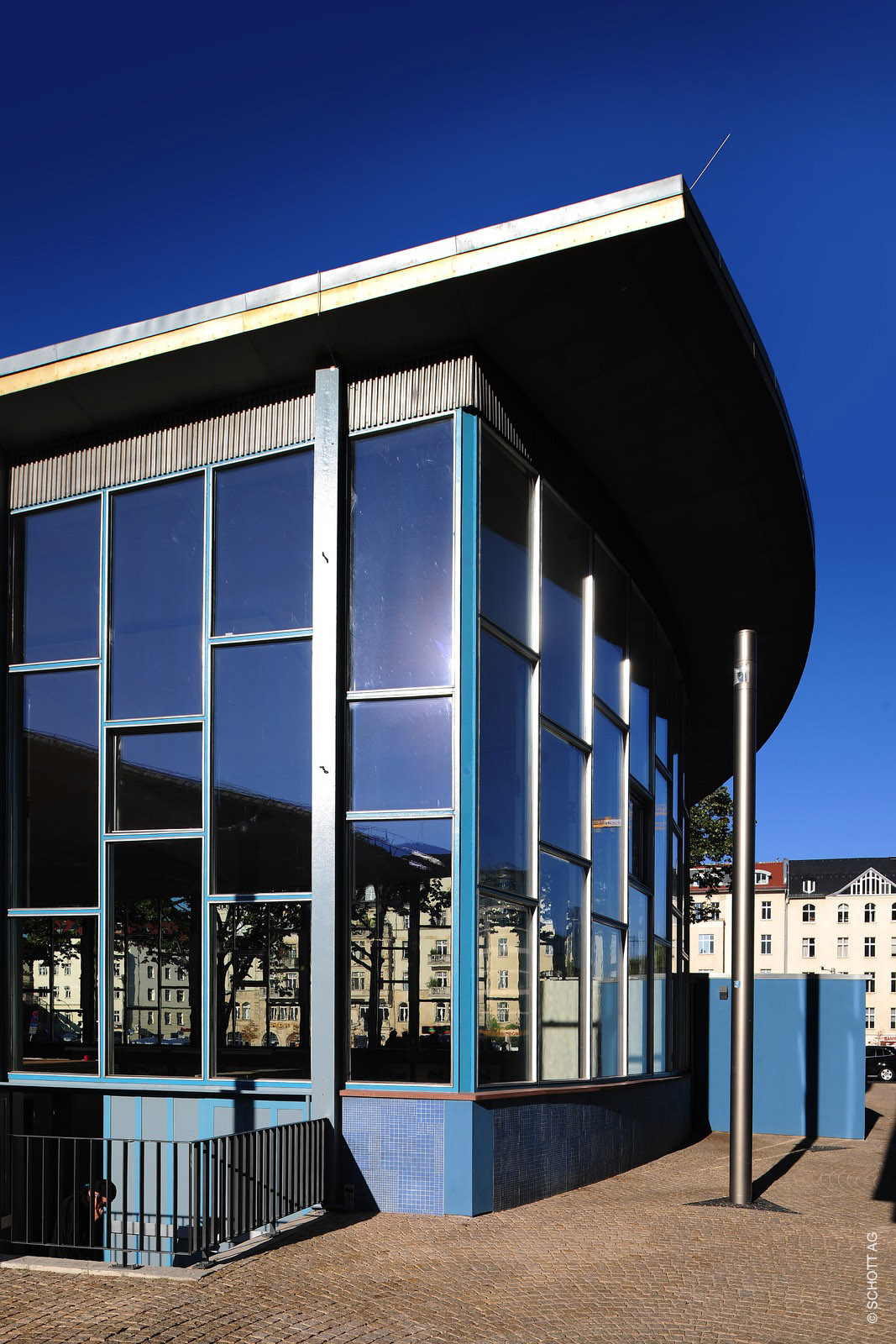 TIKANA® restoration glass application at the Palace of Tears in Berlin